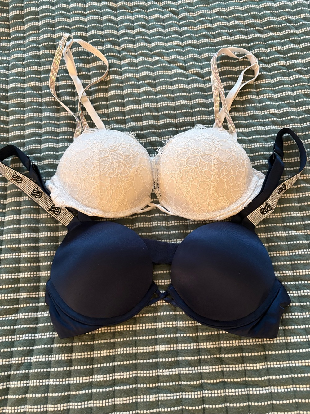 Victoria's Secret Lace Push-Up Bra Set - White and Navy